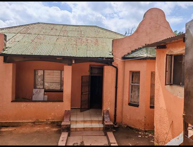 16 BEDROOM HOUSE FOR SALE IN BELLEVUE EAST